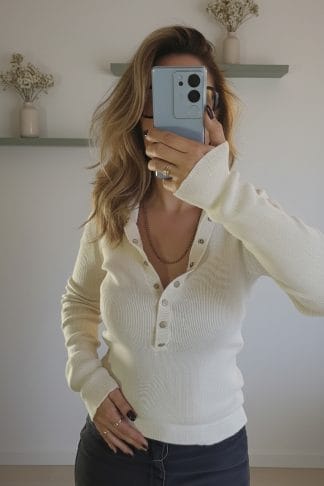 Çıt çıt kapamalı Dik Yaka Triko Bluz Krem