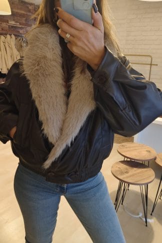 Kadın Kahverengi Düğmeli Beli Lastikli Kürk Yakalı Deri Mont